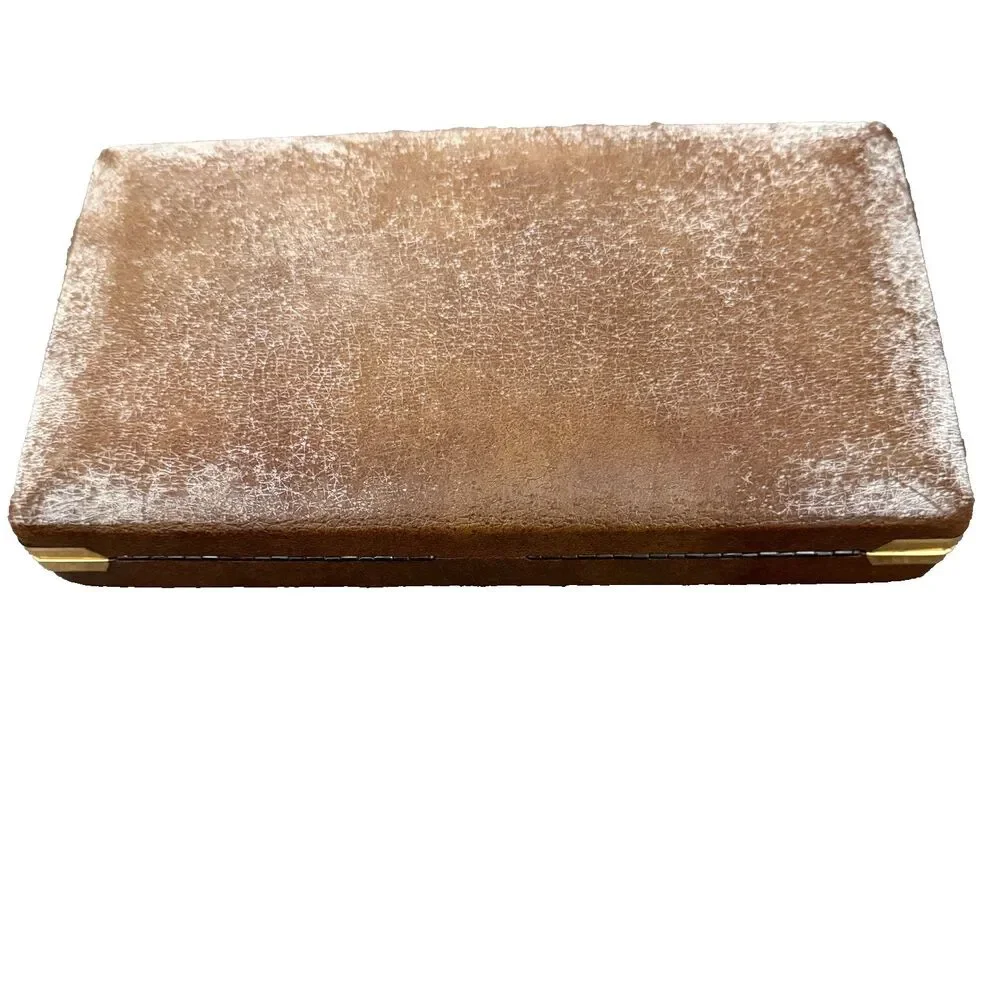 Vintage Retro Brown Clamshell Pattern 10